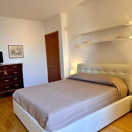 Sisters' Home - Appartamento Nel Centro Storico Con Terrazzo, Aria Condizionata E Vasca Da Bagno Siena Zewnętrze zdjęcie